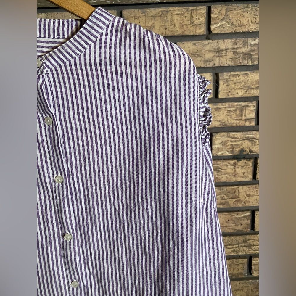 Old navy striped ruffle blouse long sleeve - Picture 7 of 8